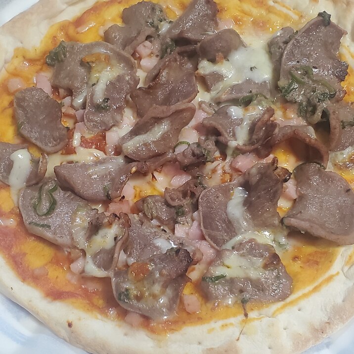 牛タンピザ